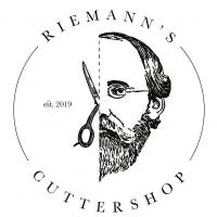 /customerDocs/images/avatars/70593/70593-ΑΝΔΡΙΚΕΣ ΚΟΜΜΩΣΕΙΣ-RIEMANNS CUTTERSHOP-ΚΑΤΩ ΤΟΥΜΠΑ-LOGO.jpg